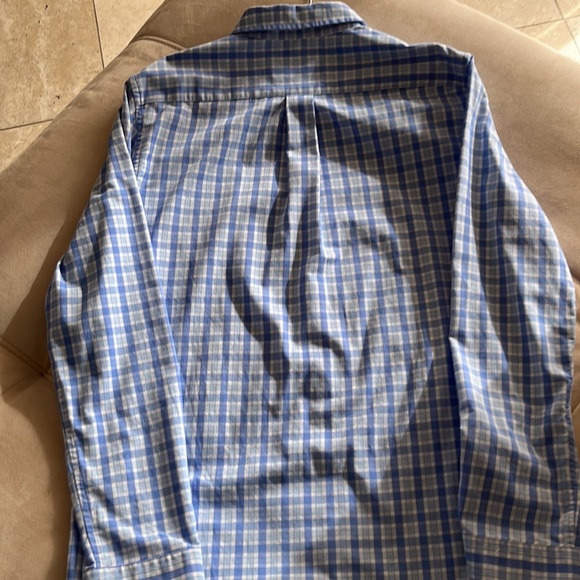Vineyard vines Boys whale button down shirt size L (16) - Picture 4 of 4